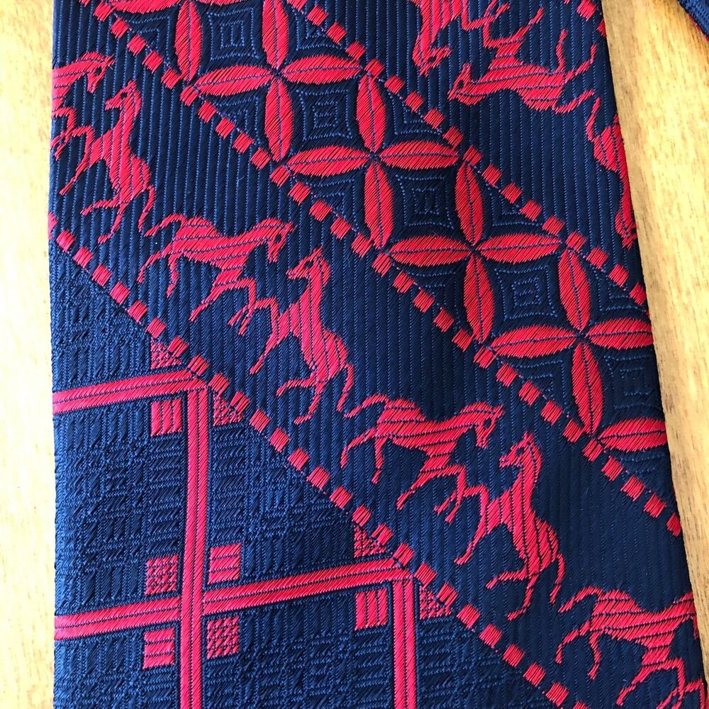 VINTAGE Hartford Mens Tie SHOUT BIG "E" for ENTHUSIASM Red Blue Woven Horse